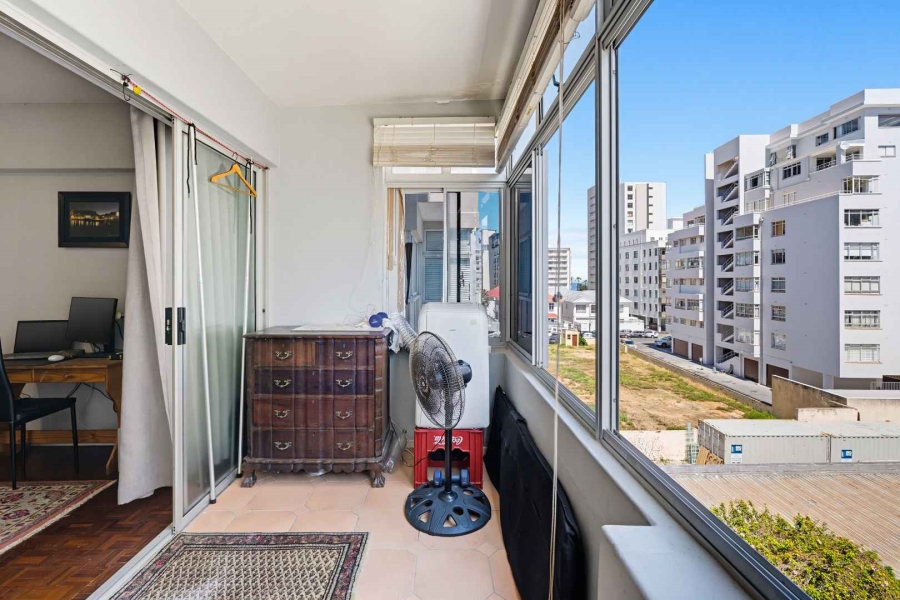 2 Bedroom Property for Sale in Sea Point Western Cape